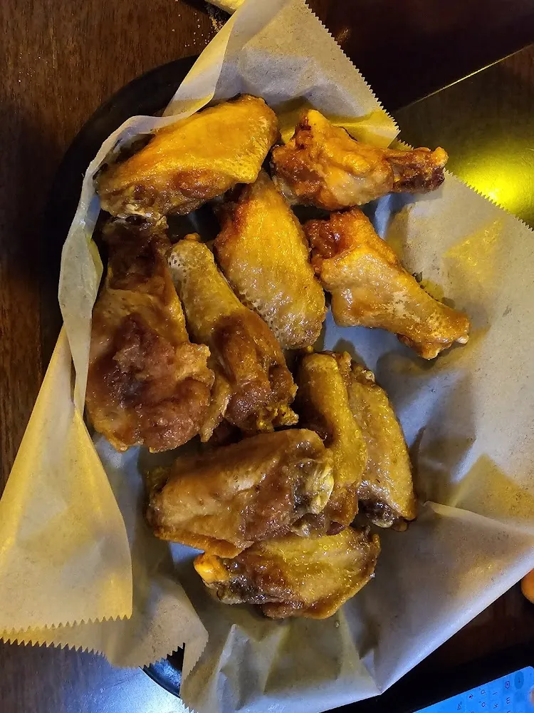 Garlic Wings and Fries
